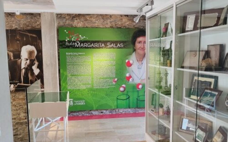 Sala Margarita Salas en la casa de las artes y las ciencias de Luarca