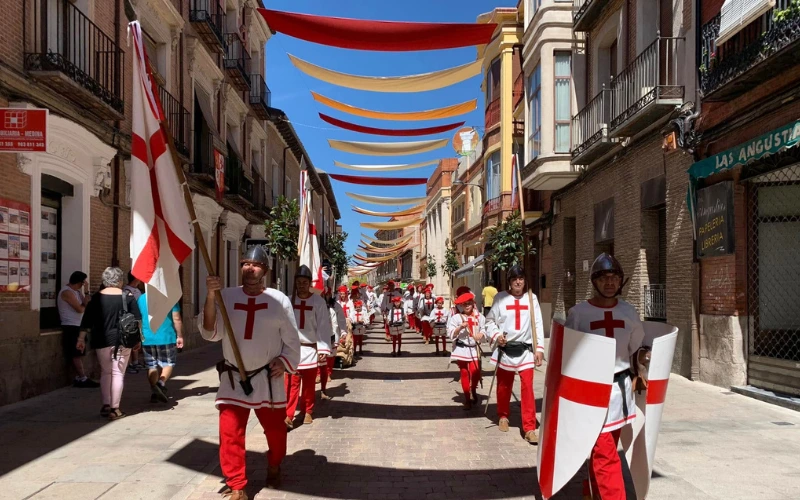 Personajes de época de la feria renacentista de Medina del Campo 2026