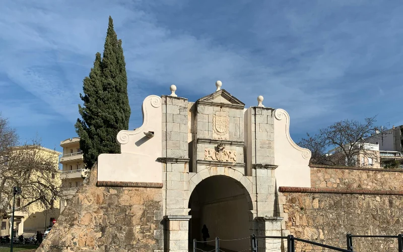 Puerta de entrada a Plasencia