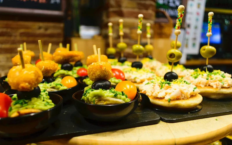 Tapas en un bar en España