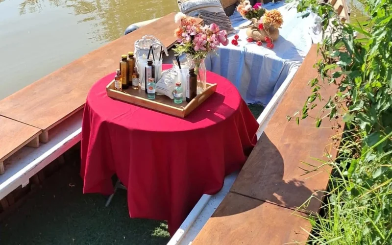 Comida en el paseo en barca por la Albufera de Valencia