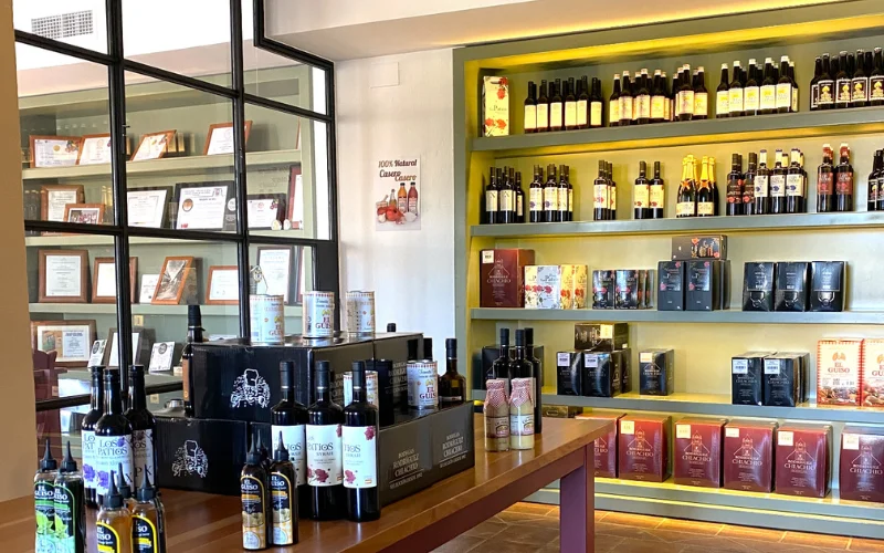 Tienda de bodega Los Patios en Cabra