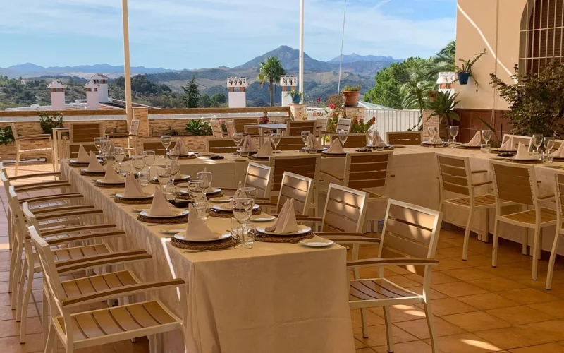 Salón del hotel Meson Fuente del Pino el Olvera