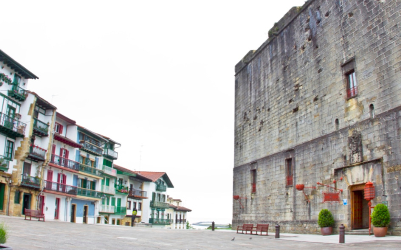 Visita guiada al Castillo de Carlos V en Hondarribia