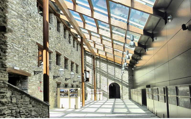 Salas del centro cultural palacio de los Condes de Ribagorza