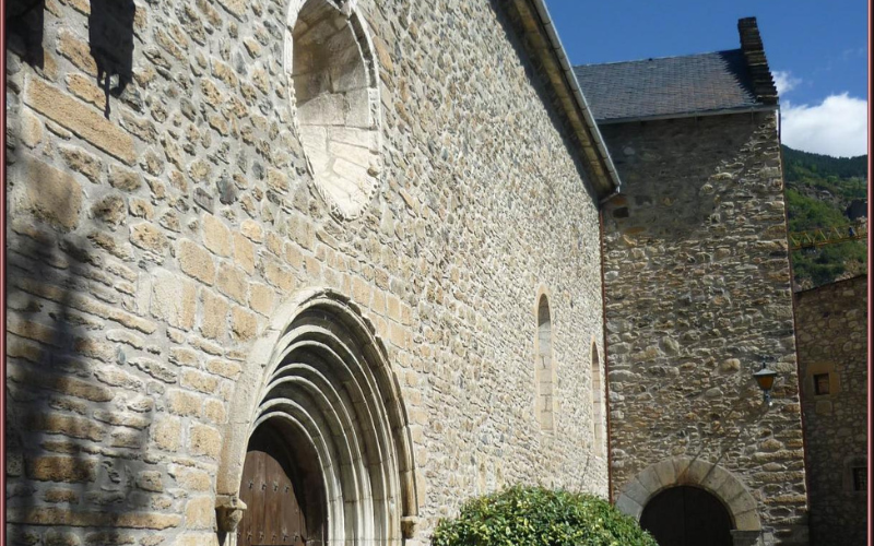 Fachada iglesia en Benasque