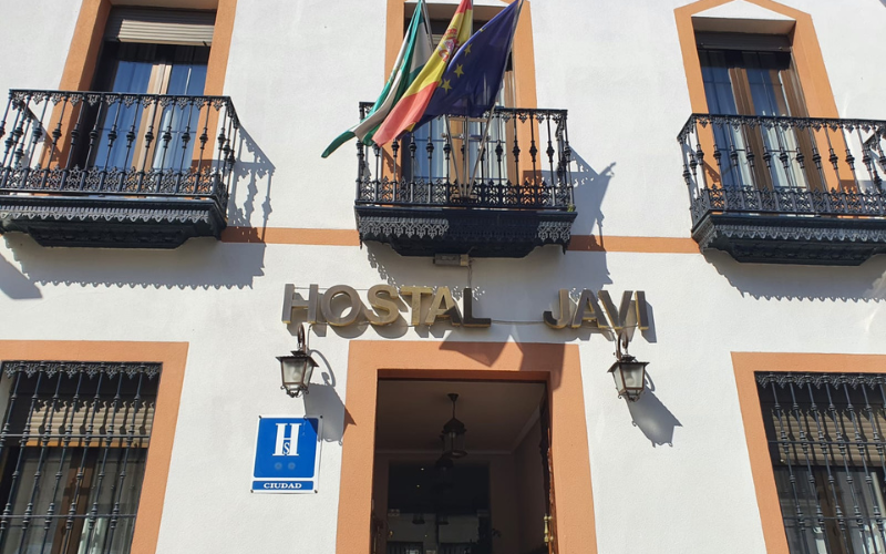 Fachada del hostal Javi en Belmez