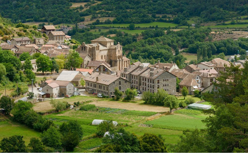 Vista aérea de Siresa en el Valle de Hecho