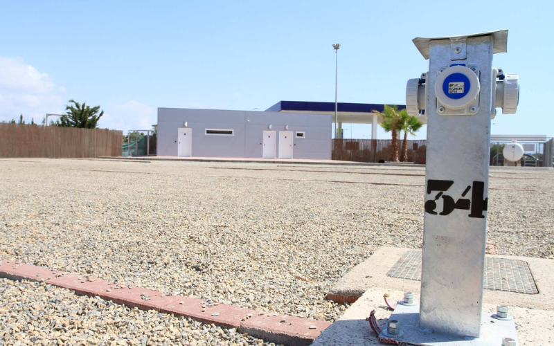 Zona interior del Parking de autocaravanas en Murcia