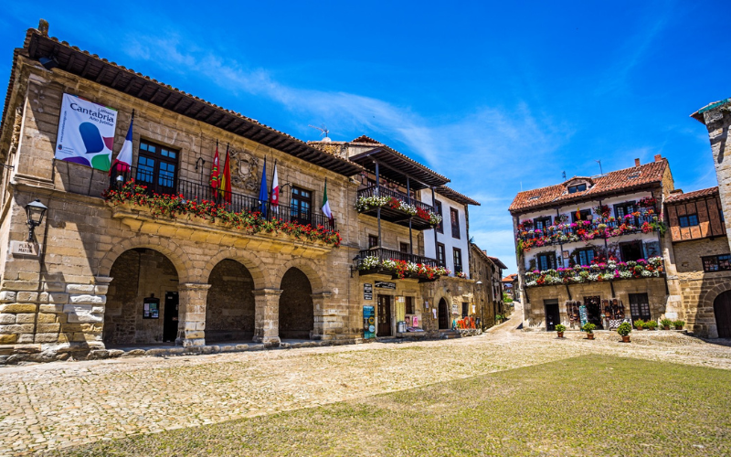 Iluminación Navideña en Santillana del Mar 2025