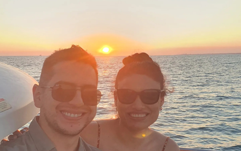 Pareja en el barco de Alegranza Experiences
