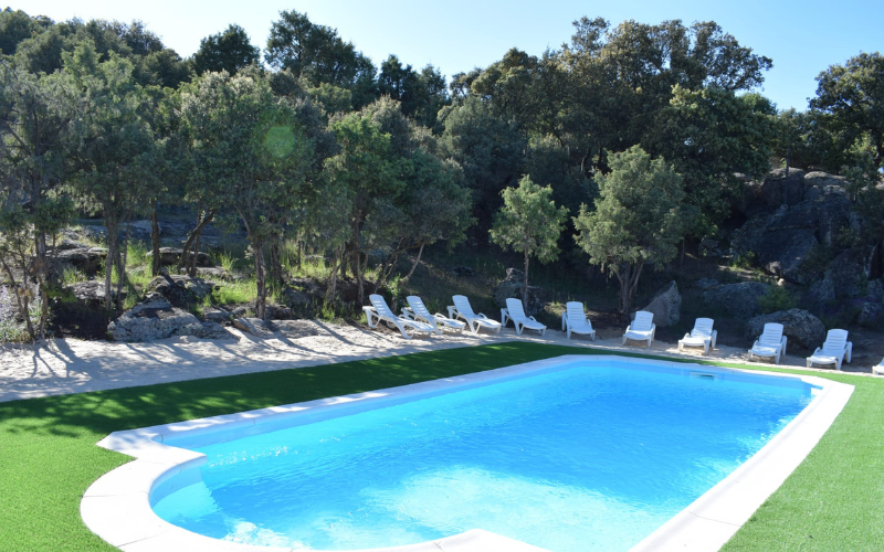 Piscina para grupos en Navaluenga piscina