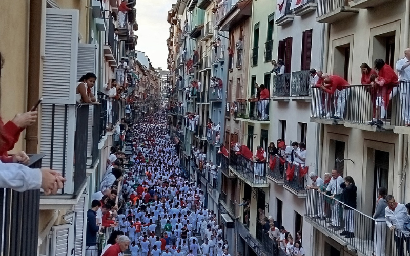 Vista de turistas en San Fermín