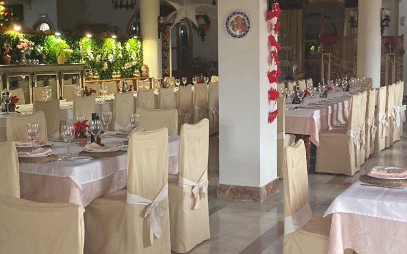 Salon de bodas del hotel Mesón Fuente del Pino en Olvera