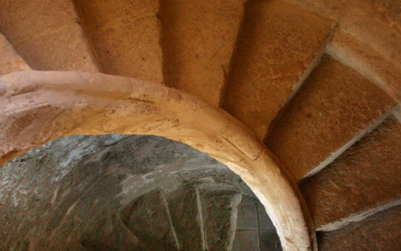 Subida escalera en Priego de Córdoba