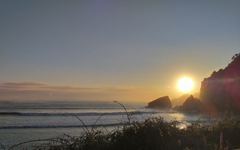 Vista de la playa de La Ribeirona en Cadavedo Asturias